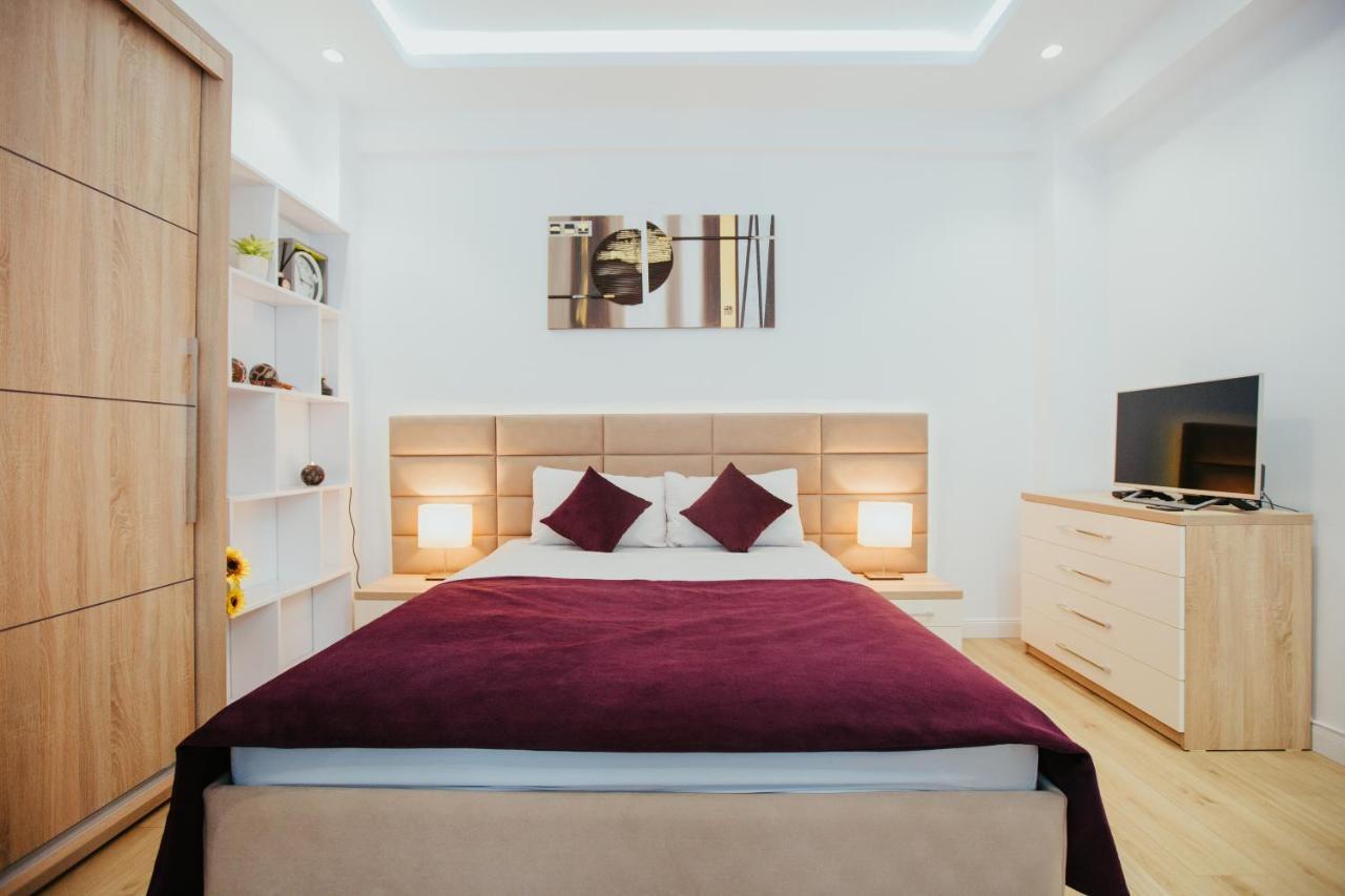 Color Apartments Corneliu Coposu 1A street Bucarest Esterno foto