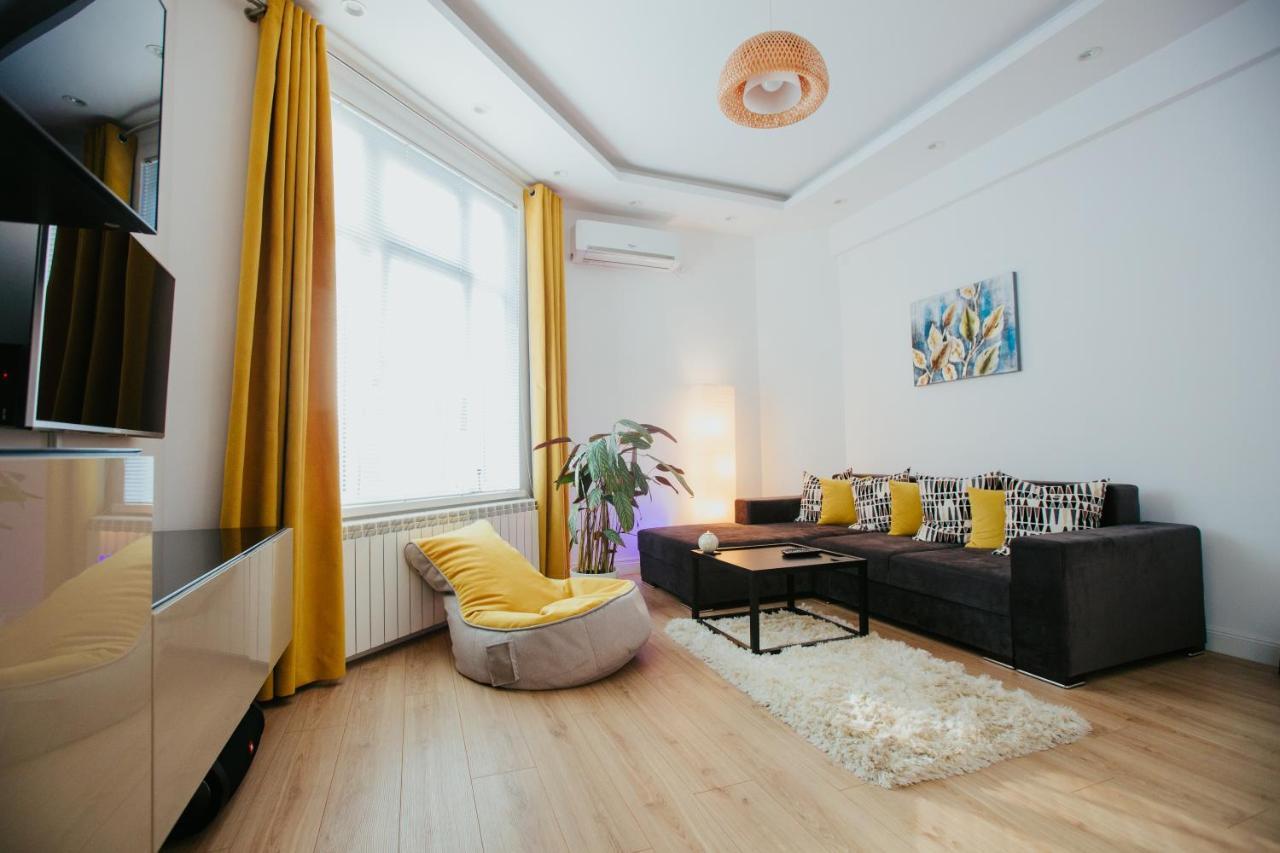 Color Apartments Corneliu Coposu 1A street Bucarest Esterno foto