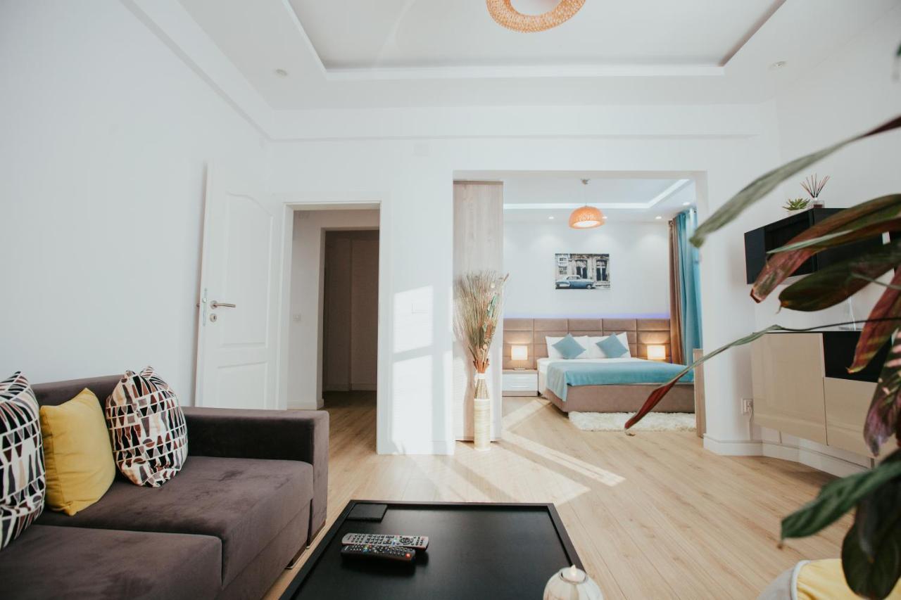 Color Apartments Corneliu Coposu 1A street Bucarest Esterno foto