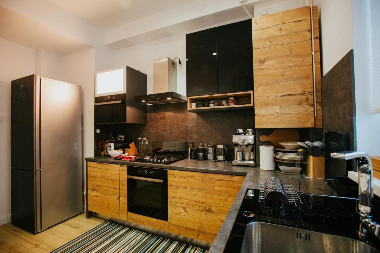 Color Apartments Corneliu Coposu 1A street Bucarest Esterno foto