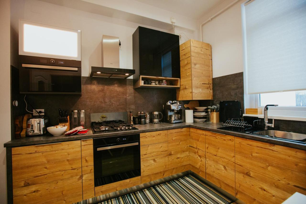 Color Apartments Corneliu Coposu 1A street Bucarest Esterno foto