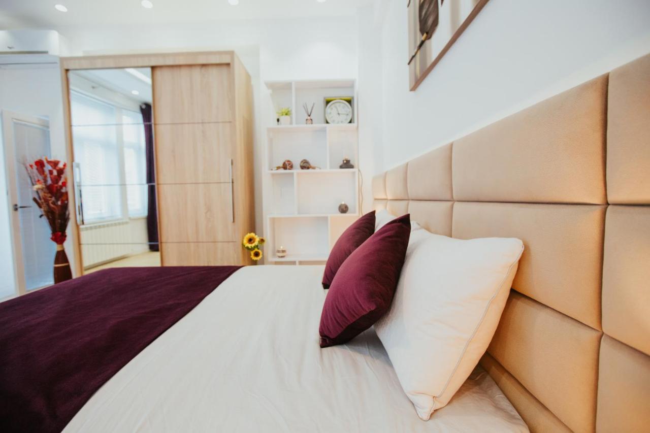 Color Apartments Corneliu Coposu 1A street Bucarest Esterno foto