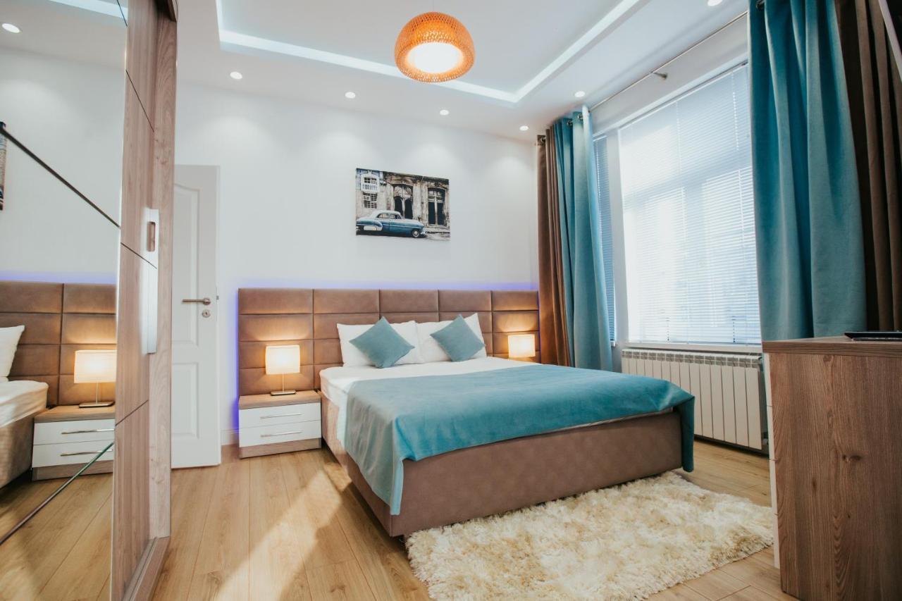 Color Apartments Corneliu Coposu 1A street Bucarest Esterno foto