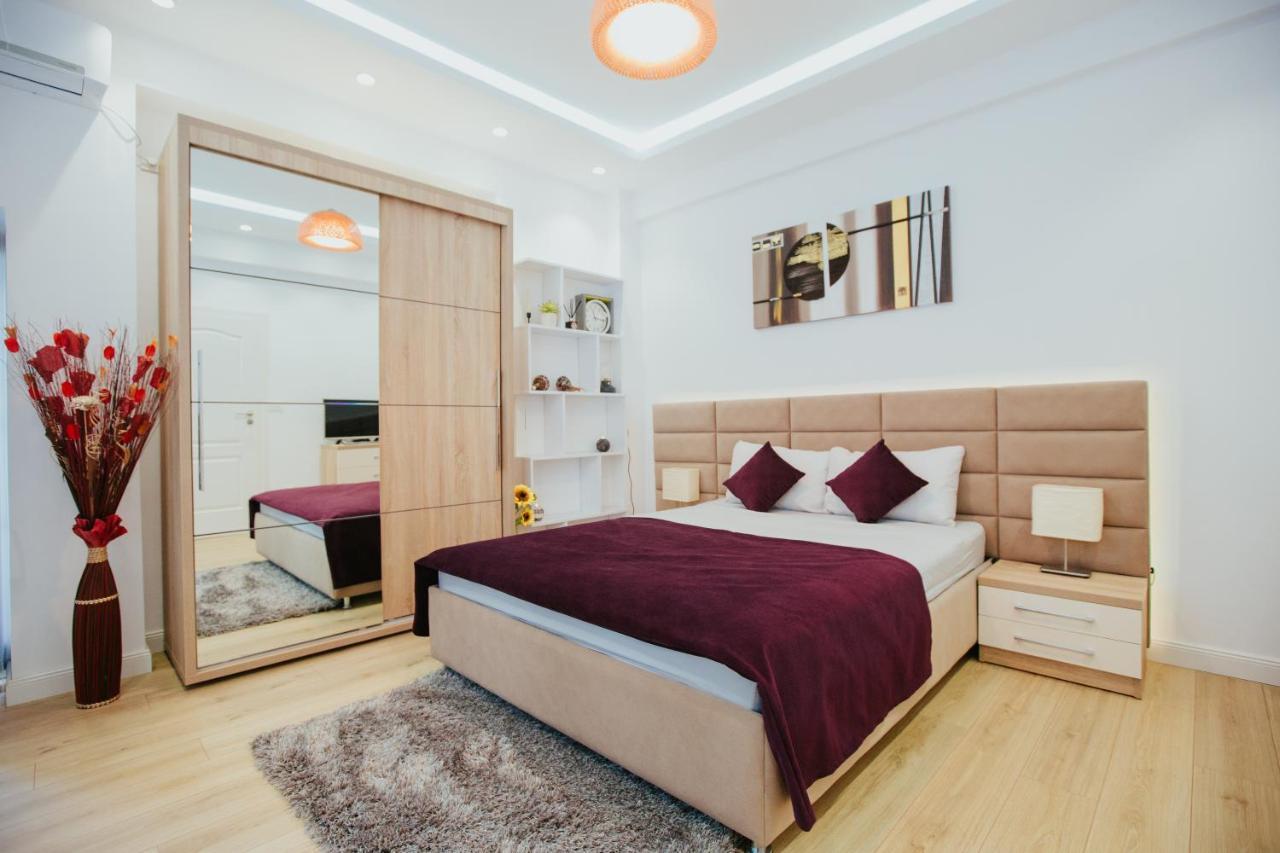 Color Apartments Corneliu Coposu 1A street Bucarest Esterno foto