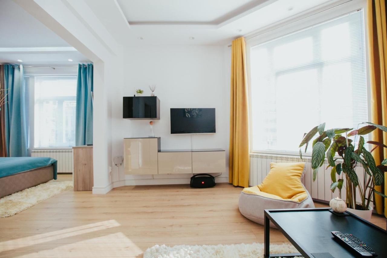 Color Apartments Corneliu Coposu 1A street Bucarest Esterno foto