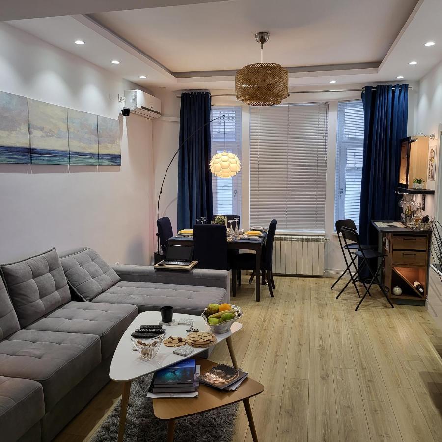 Color Apartments Corneliu Coposu 1A street Bucarest Esterno foto