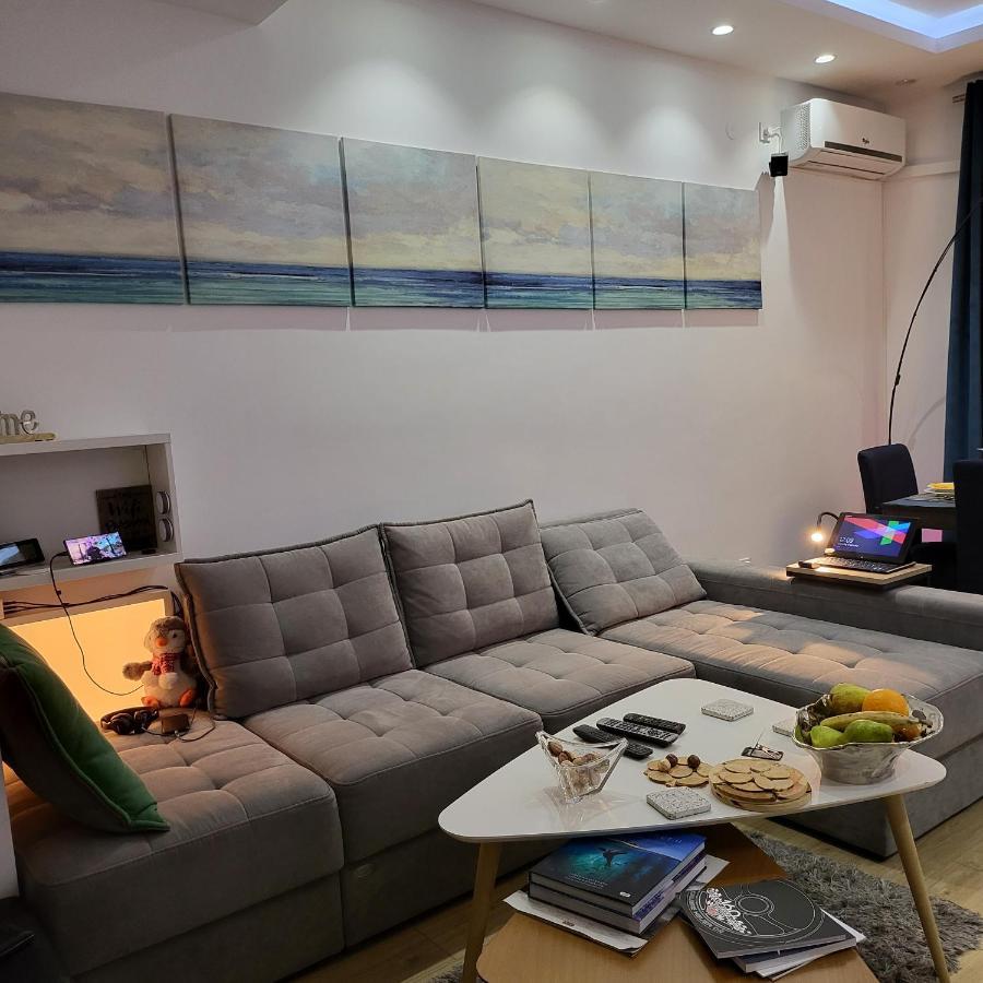 Color Apartments Corneliu Coposu 1A street Bucarest Esterno foto